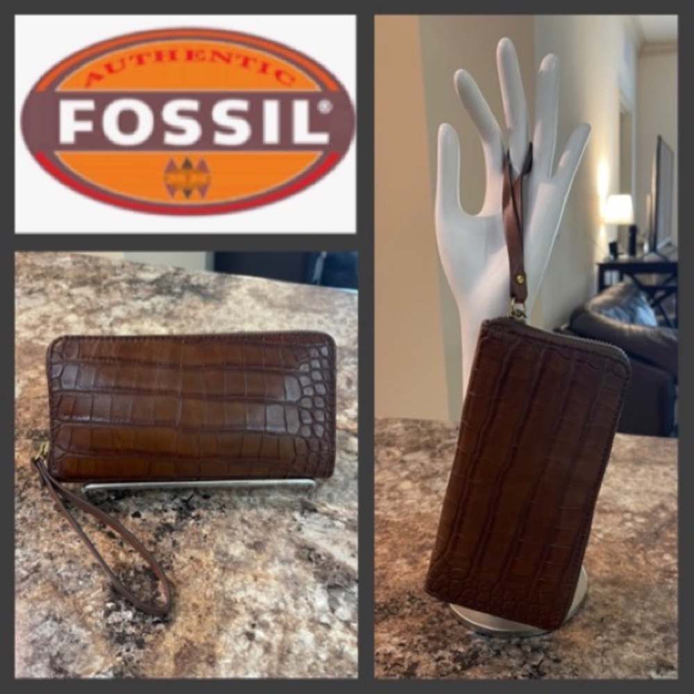 💕sold💕Fossil Clutch/Wallet